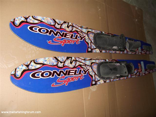 connelly water skiis